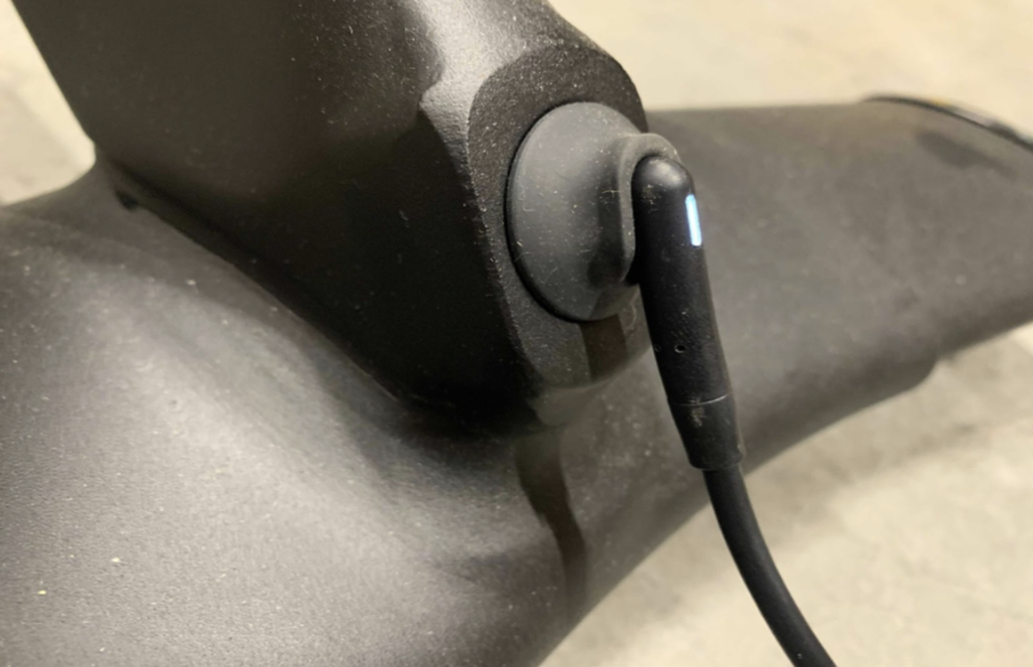 Peloton best sale screen cord